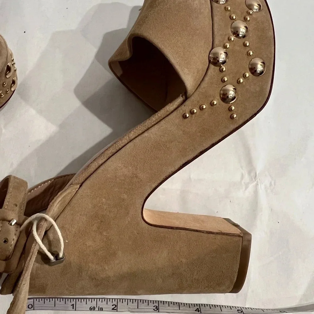 ITALIAN Julie Dee Platform Heels Beige Suede Women's Sz EU 39 US 9 NWB